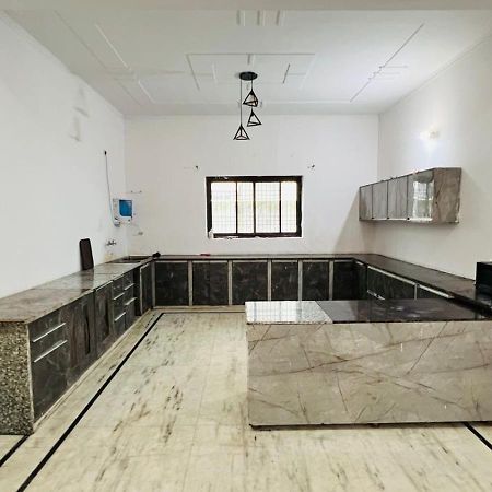 Venus Farm Villa Gurgaon Bagian luar foto