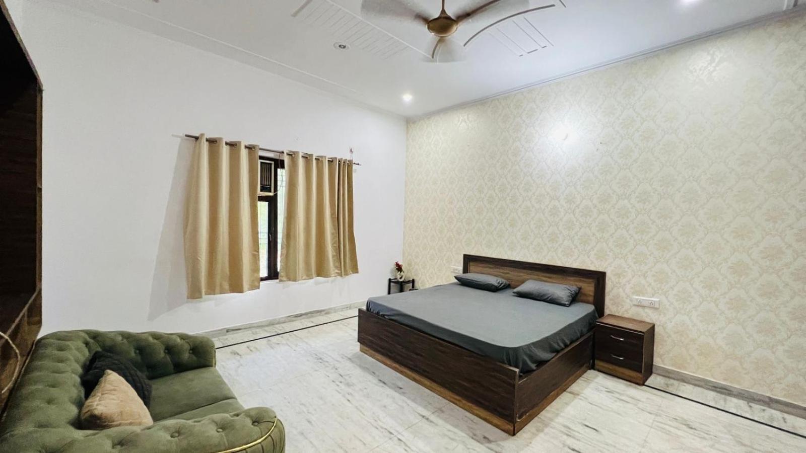 Venus Farm Villa Gurgaon Bagian luar foto