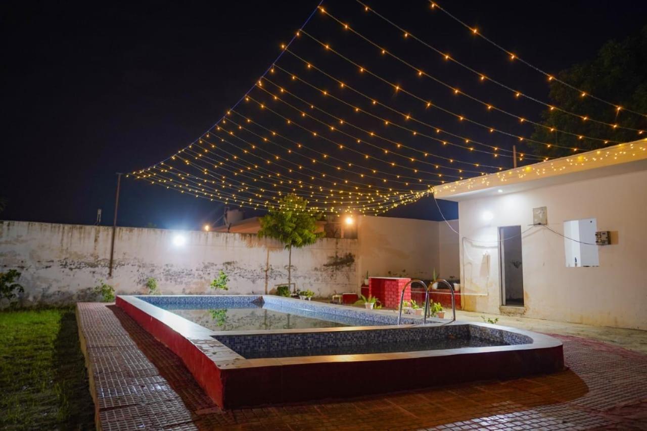 Venus Farm Villa Gurgaon Bagian luar foto